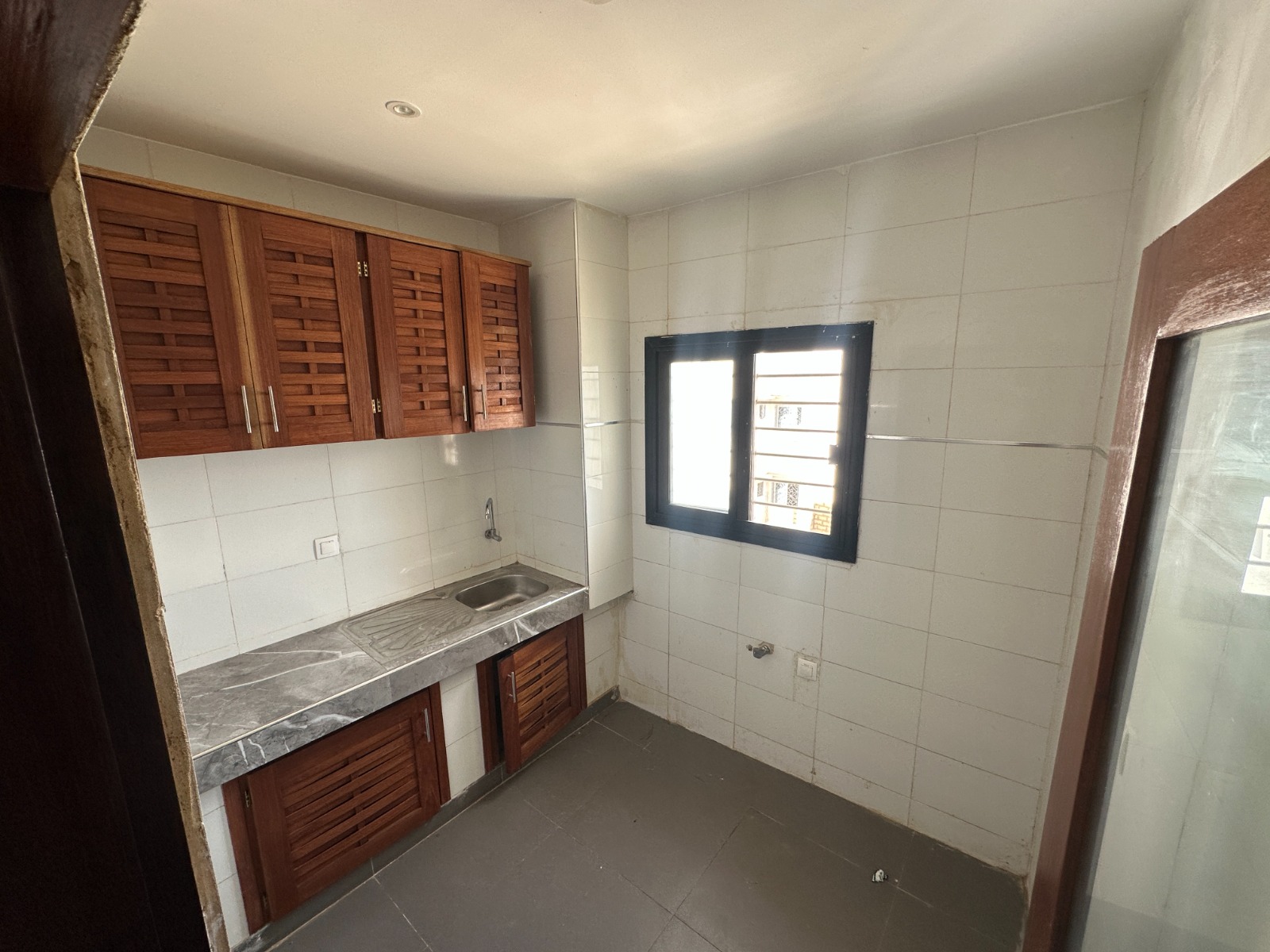 Vue extérieure immeuble Niaye Bi